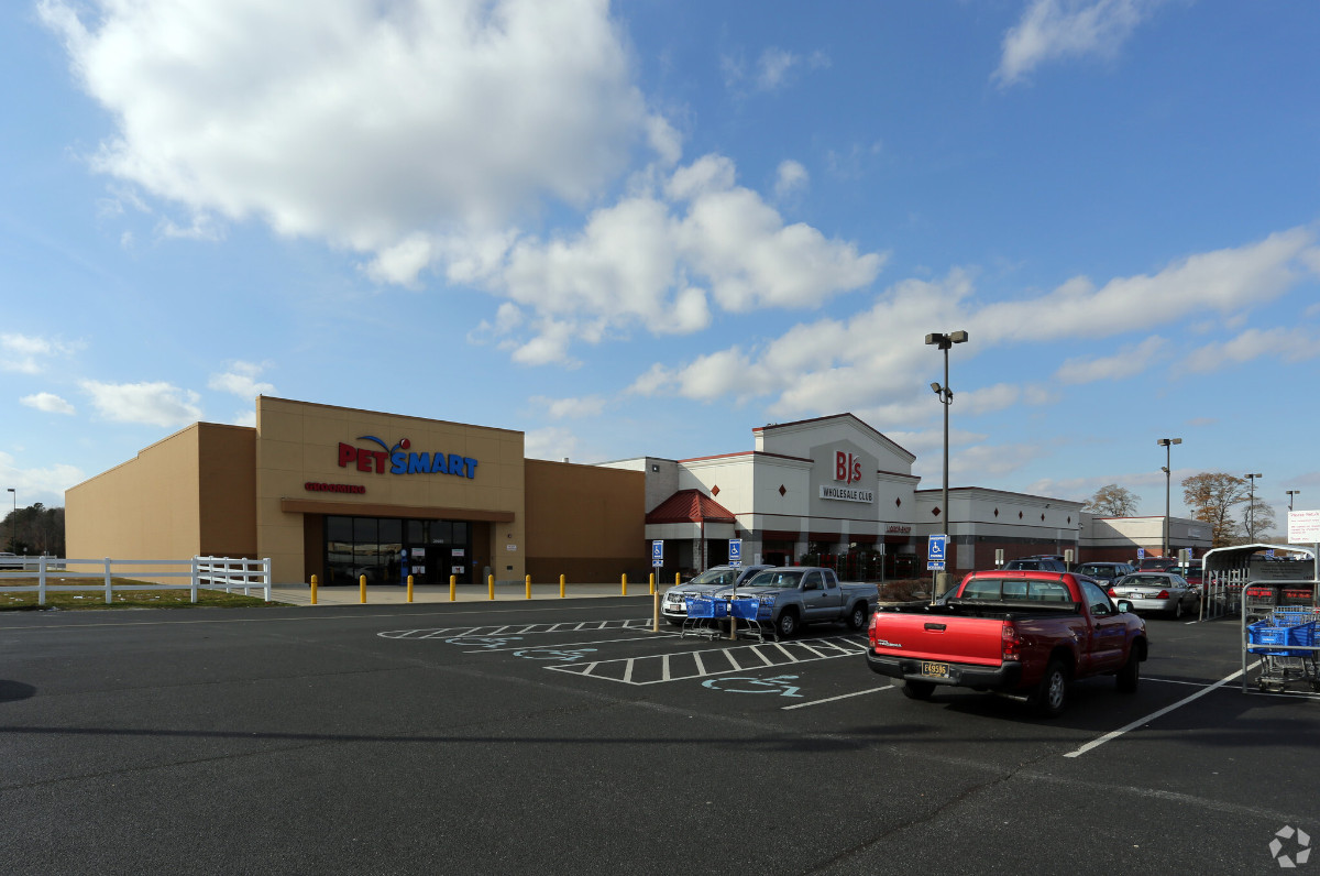 Petsmart store concord pike